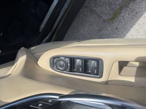 Used 2018 Cadillac XT5 AWD image 11