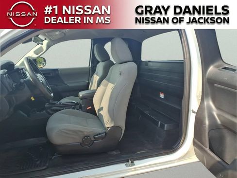 Used 2018 Toyota Tacoma SR RWD image 27