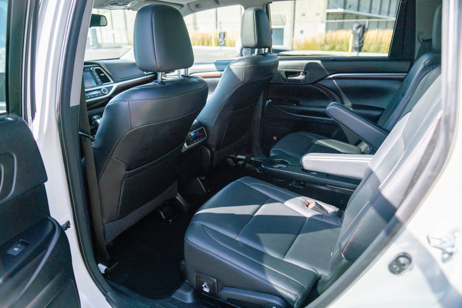 Used 2016 Toyota Highlander Limited AWD/4WD image 19