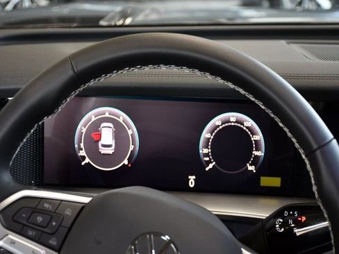 New 2026 Volkswagen Tiguan SE AWD/4WD image 19