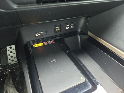 Used 2025 Toyota Camry XSE FWD image 27
