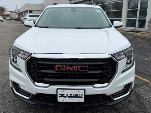 Used 2022 GMC Terrain SLE w/ Driver Convenience Package FWD image 9
