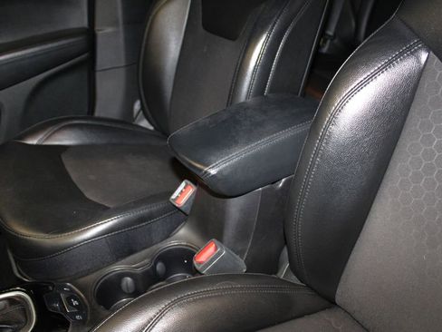 Used 2020 Jeep Compass Latitude image 23