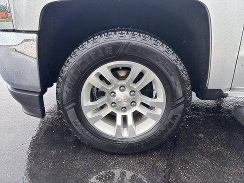 Certified 2018 Chevrolet Silverado 1500 LT w/ All Star Edition AWD/4WD image 31