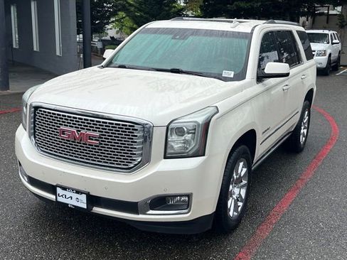 Used 2015 GMC Yukon Denali w/ Premium Package AWD/4WD image 3
