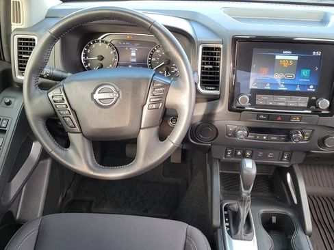 Used 2024 Nissan Frontier SV w/ SV Convenience Package image 9