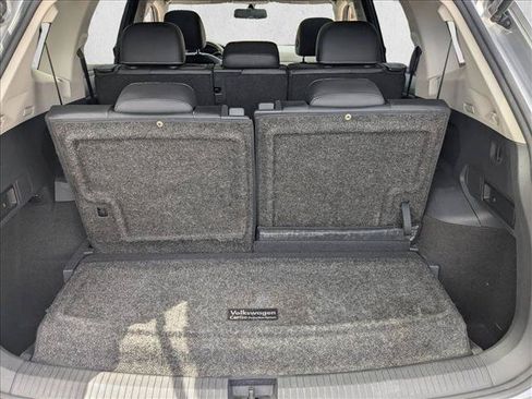 Used 2021 Volkswagen Tiguan SE w/ Panoramic Sunroof Package FWD image 6
