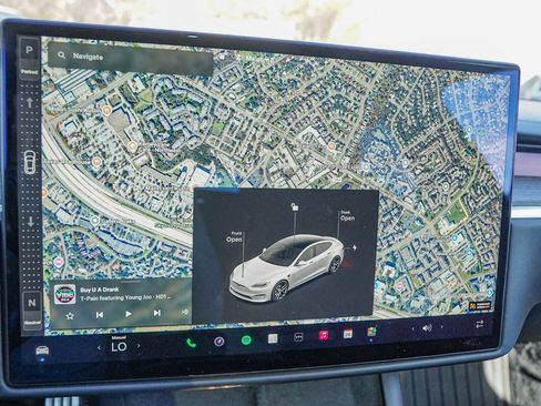 Used 2022 Tesla Model S image 17