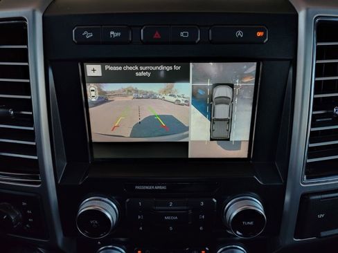 Used 2018 Ford F150 Platinum w/ Equipment Group 701A Luxury image 9