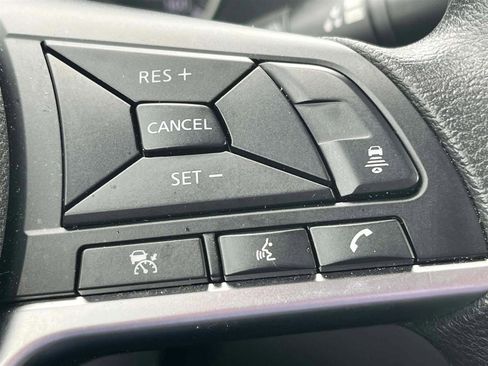 Used 2025 Nissan Sentra SV FWD image 23