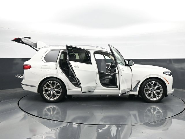Used 2021 BMW X7 xDrive40i w/ Parking Assistance Package AWD/4WD image 56