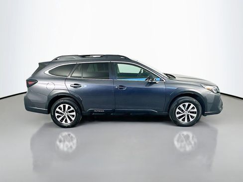 Used 2023 Subaru Outback Premium image 8