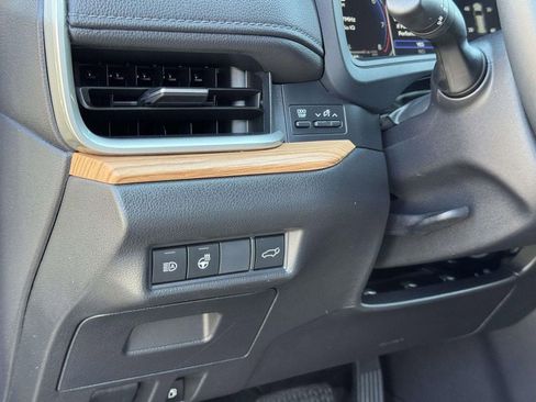 Used 2025 Toyota Grand Highlander FWD image 9