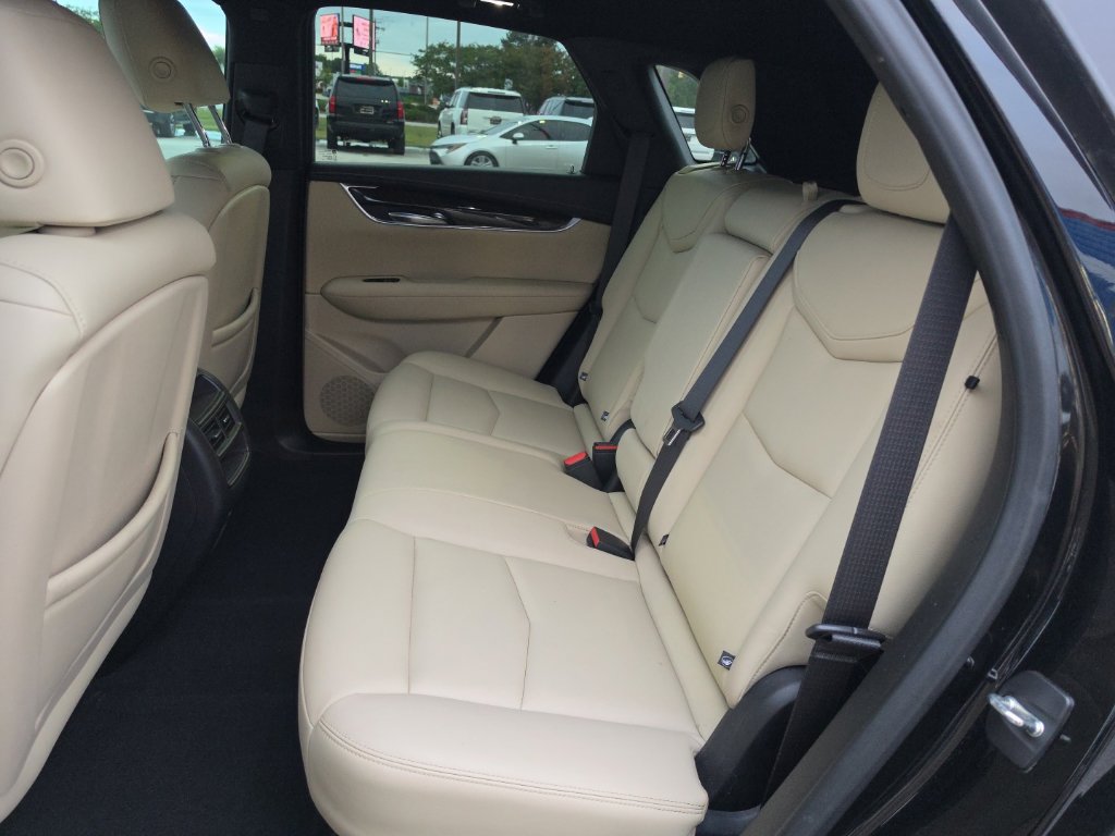 Used 2018 Cadillac XT5 FWD image 5