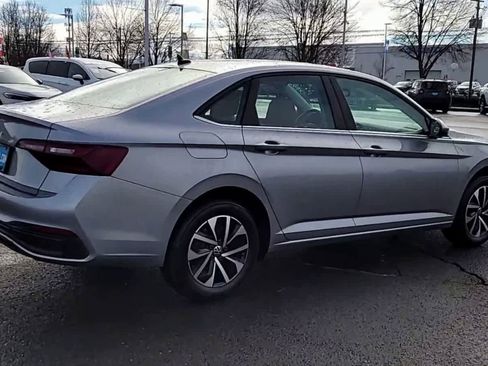 Used 2024 Volkswagen Jetta S image 8