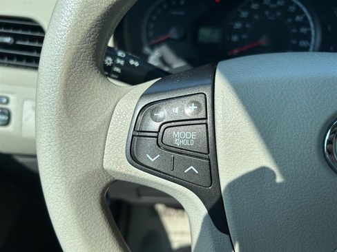 Used 2012 Toyota Sienna LE w/ Towing Pkg AWD/4WD image 13