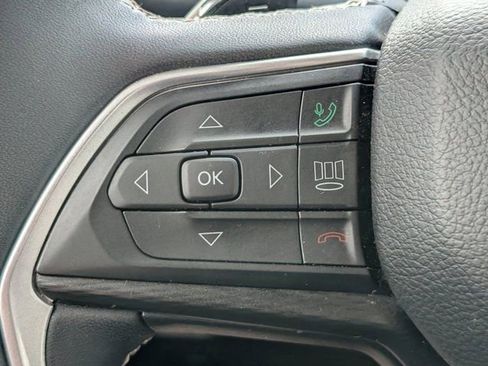Used 2023 Jeep Grand Cherokee L Laredo RWD image 22