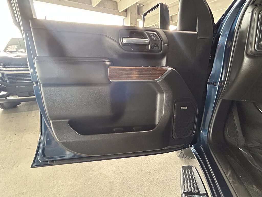 Used 2021 Chevrolet Silverado 3500 High Country AWD/4WD image 13