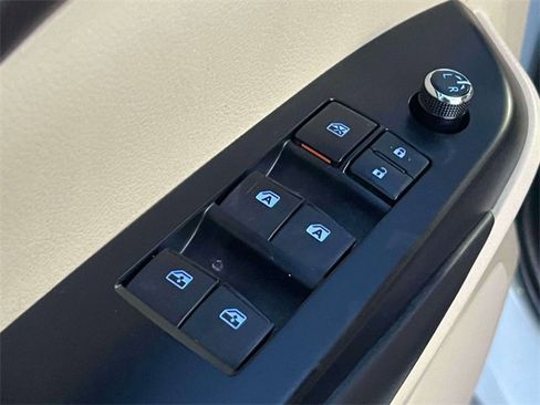 Used 2019 Toyota Highlander SE image 21