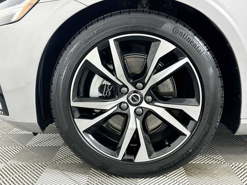 Used 2025 Volvo S60 B5 Core image 28