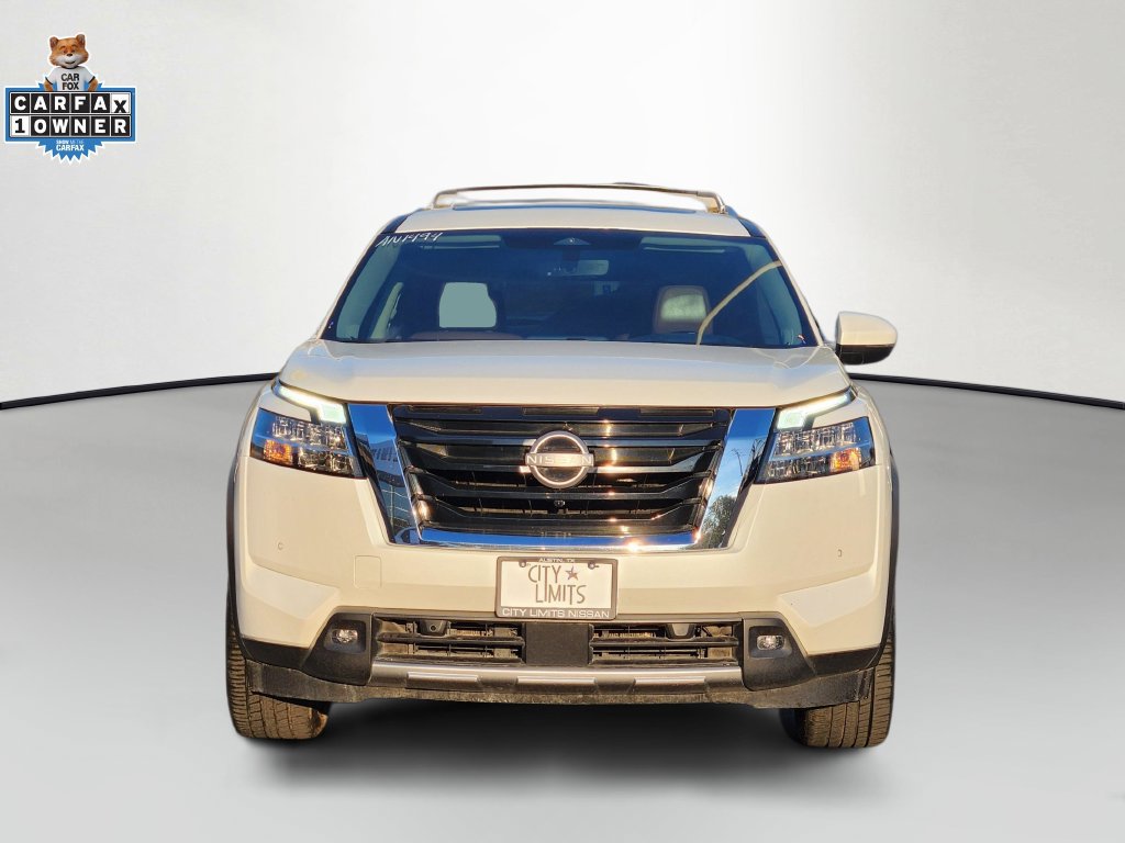 Used 2023 Nissan Pathfinder Platinum AWD/4WD image 2