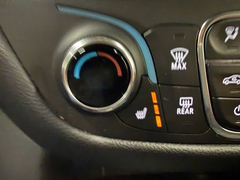 Certified 2024 Chevrolet Equinox LT w/ LPO, Floor Liner Package image 37