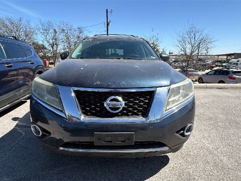 Used 2013 Nissan Pathfinder SL image 2