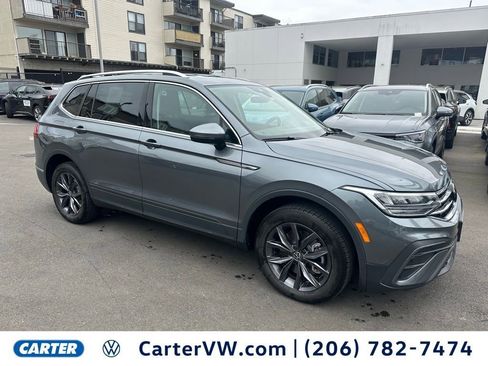 Used 2023 Volkswagen Tiguan SE AWD/4WD image 1