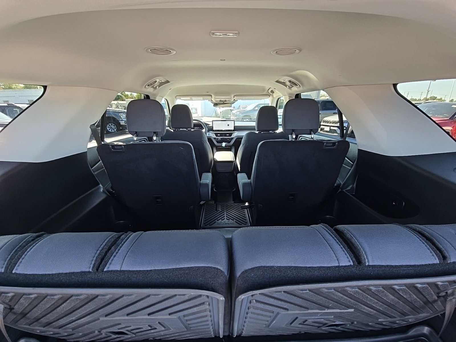 Used 2025 Ford Explorer Active RWD image 44
