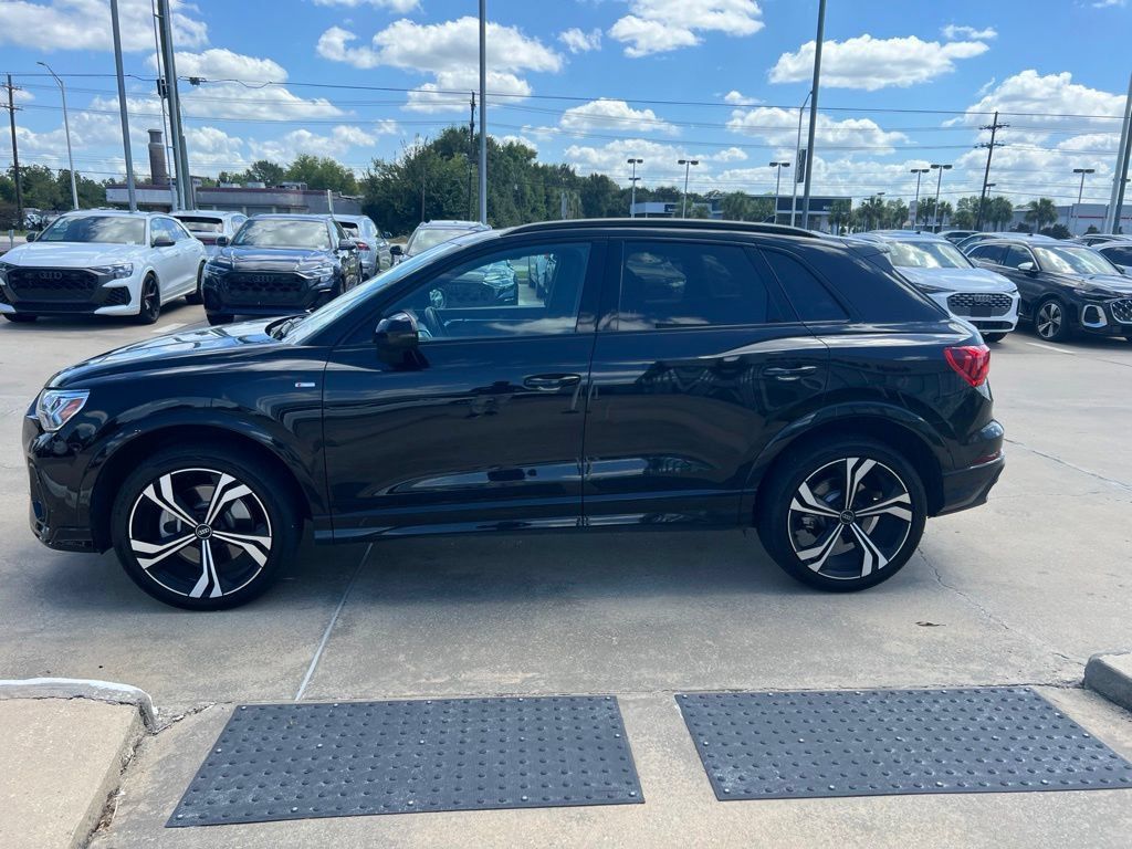 Used 2023 Audi Q3 2.0T Premium Plus w/ Premium Plus Package AWD/4WD image 2