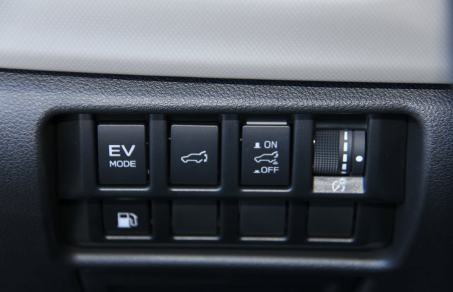 Used 2025 Subaru Forester Limited AWD/4WD image 31