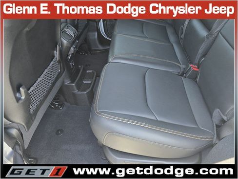 Used 2024 Jeep Wrangler Unlimited Sahara w/ Technology Group AWD/4WD image 27