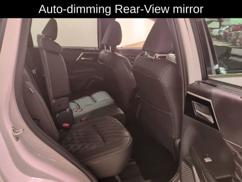 Used 2023 Mitsubishi Outlander SEL image 14