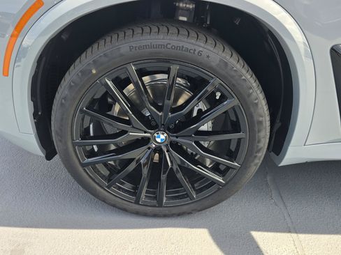 New 2026 BMW X5 xDrive40i w/ M Sport Package AWD/4WD image 7