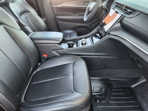 Used 2025 Jeep Grand Cherokee L Limited w/ Trailer Tow Package image 11