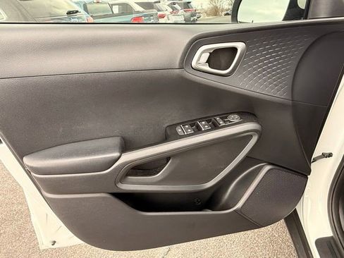 Used 2021 Kia Soul EX image 12