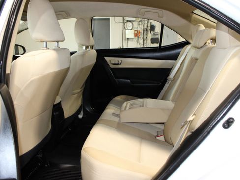 Used 2018 Toyota Corolla LE FWD image 24