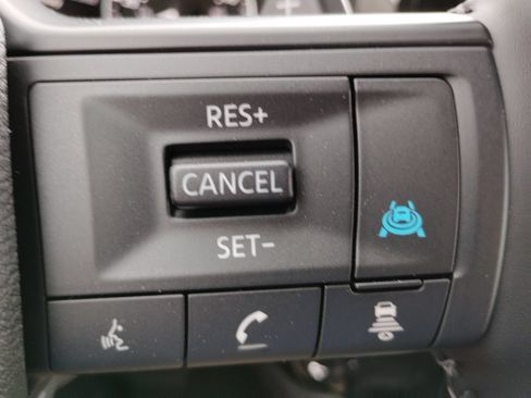 New 2026 Nissan Pathfinder SV w/ SV Premium Package FWD image 29