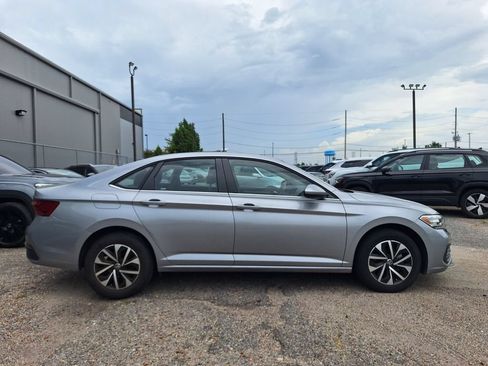 Used 2022 Volkswagen Jetta S FWD image 4