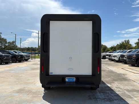 Used 2024 Chevrolet Brightdrop 400 w/ Commercial Equipment Package AWD/4WD image 7