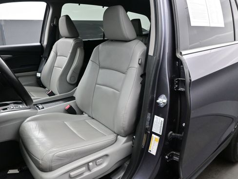 Used 2021 Honda Pilot EX-L image 12
