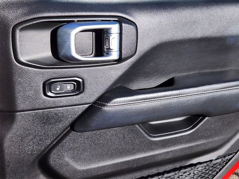 Used 2022 Jeep Wrangler Unlimited Sahara w/ Cold Weather Group image 11