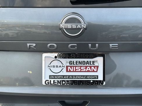 Certified 2025 Nissan Rogue SV image 15