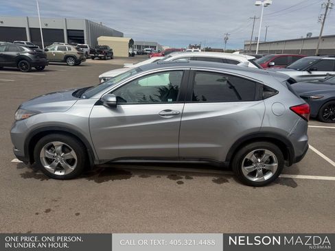 Used 2017 Honda HR-V EX image 9