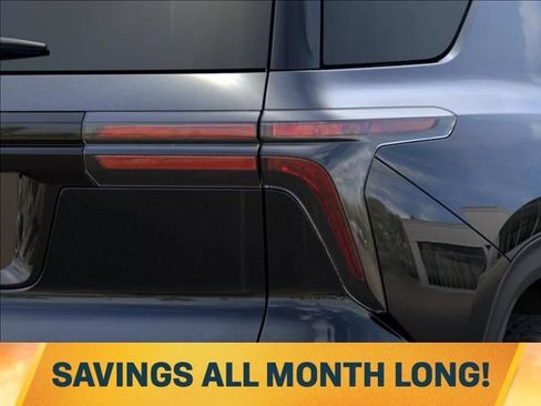 New 2027 Chevrolet Traverse Z71 w/ Driver Confidence Package AWD/4WD image 11
