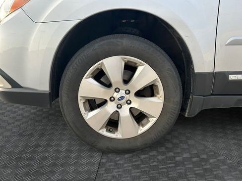 Used 2012 Subaru Outback 3.6R Limited image 9