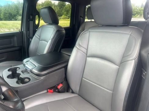 Used 2024 RAM 3500 Tradesman w/ Chrome Appearance Group AWD/4WD image 21