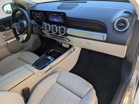 Certified 2025 Mercedes-Benz GLB 250 4MATIC image 24