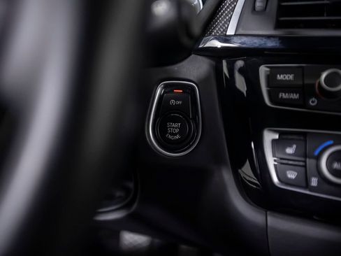 Used 2016 BMW M3 RWD image 28