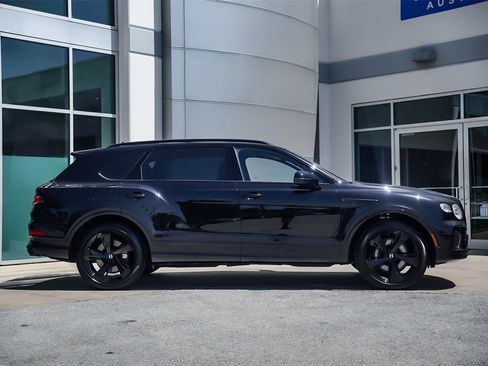 Certified 2024 Bentley Bentayga Extended Wheelbase image 8